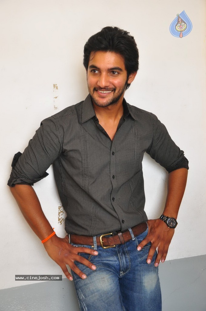 Aadi Stills - 14 / 41 photos