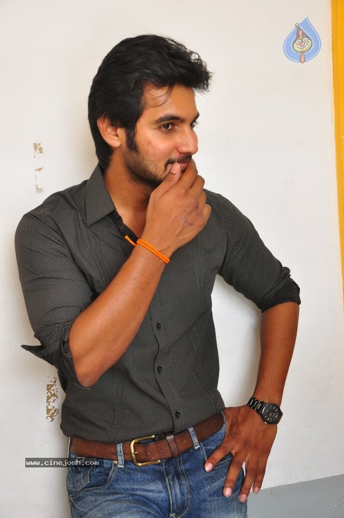 Aadi Stills - 23 / 41 photos