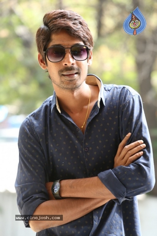 Actor Dhanraj Latest Interview Photos - 13 / 15 photos