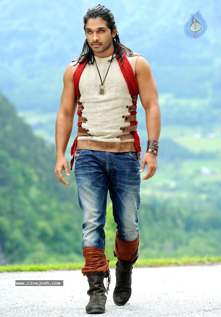 Allu Arjun Stills in Badrinath Movie - 2 / 7 photos