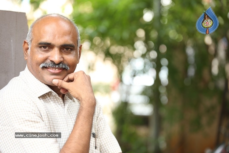 Gulf Movie Director Sunil Kumar Reddy Interview  - 4 / 11 photos