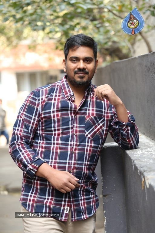 Husharu Director Sri Harsha Konijeti Interview Photos - 7 / 8 photos