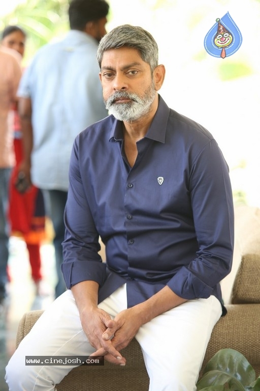 Jagapathi Babu Interview Photos - 18 / 34 photos