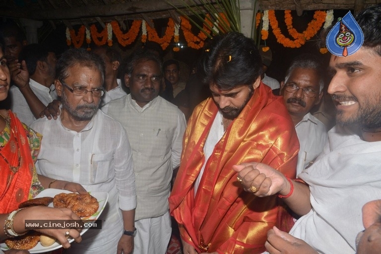 Pawan Kalyan Celebrates Sankranthi In Tenali - 23 / 39 photos