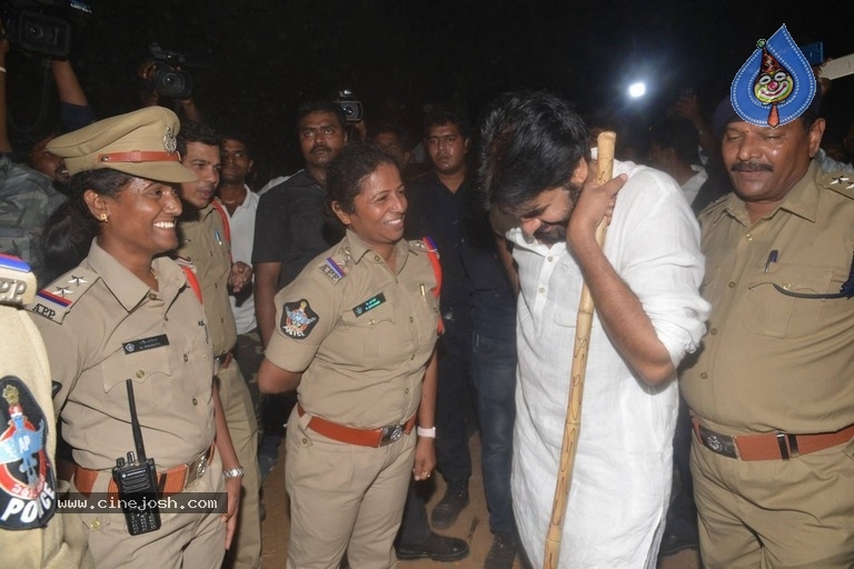 Pawan Kalyan Celebrates Sankranthi In Tenali - 29 / 39 photos