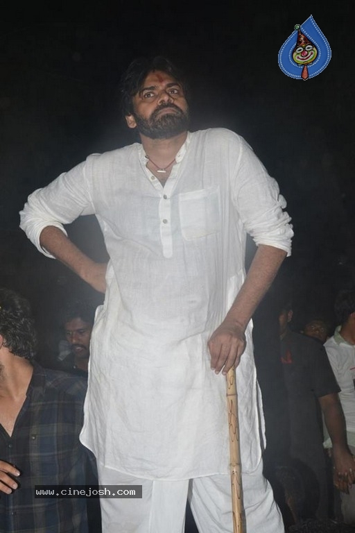 Pawan Kalyan Celebrates Sankranthi In Tenali - 32 / 39 photos