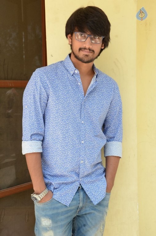 Raj Tarun Interview Photos - 14 / 21 photos