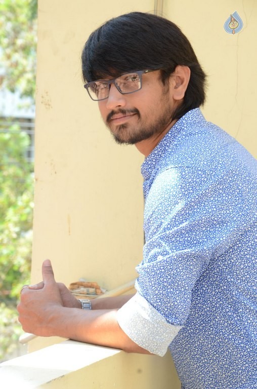 Raj Tarun Interview Photos - 18 / 21 photos