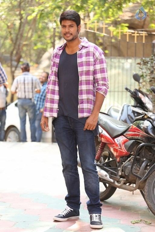 Sundeep Kishan New Photos - 4 / 21 photos