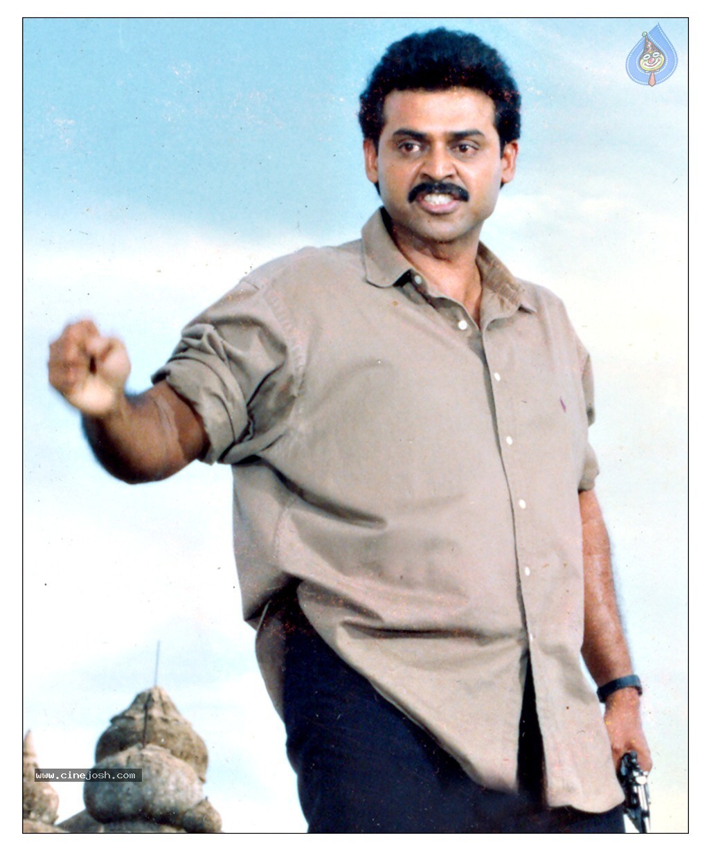 Venkatesh Completes Silver Jubilee Photos - 30 / 139 photos