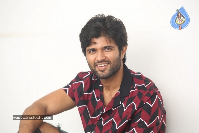 Vijay Devarakonda Stills - 5 / 21 photos