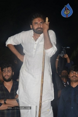 Pawan Kalyan Celebrates Sankranthi In Tenali - 21 of 39