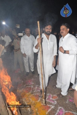 Pawan Kalyan Celebrates Sankranthi In Tenali - 34 of 39