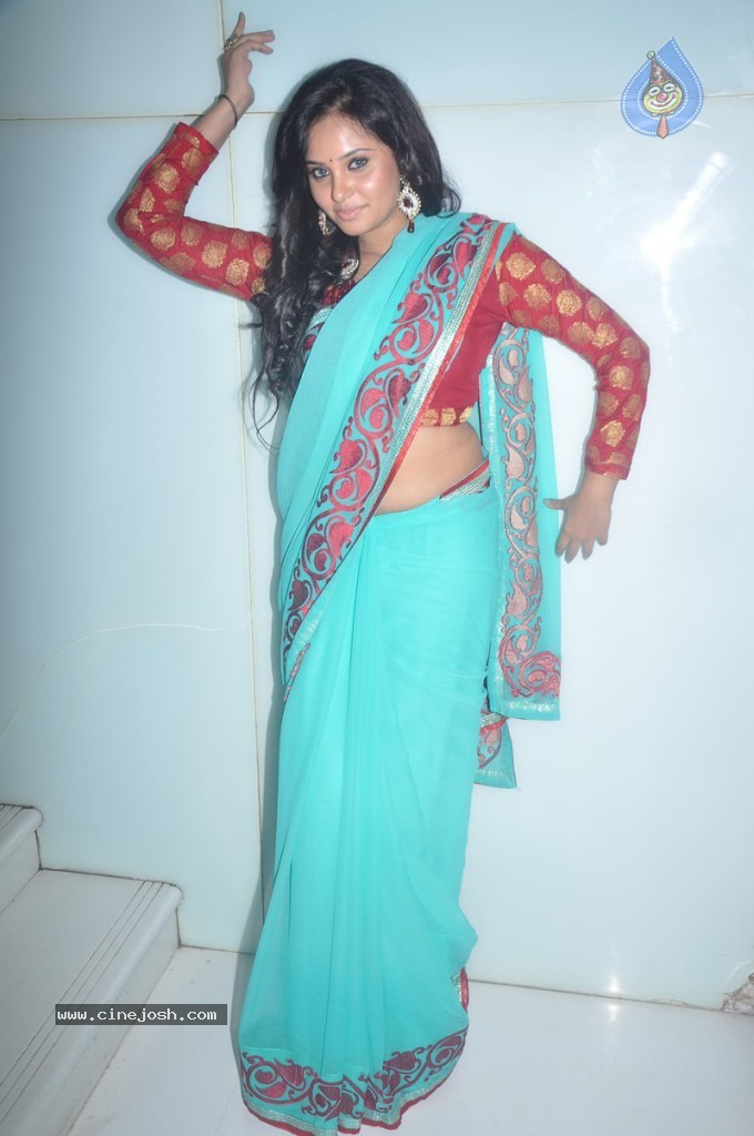 Aarushi Hot Stills - 10 / 29 photos