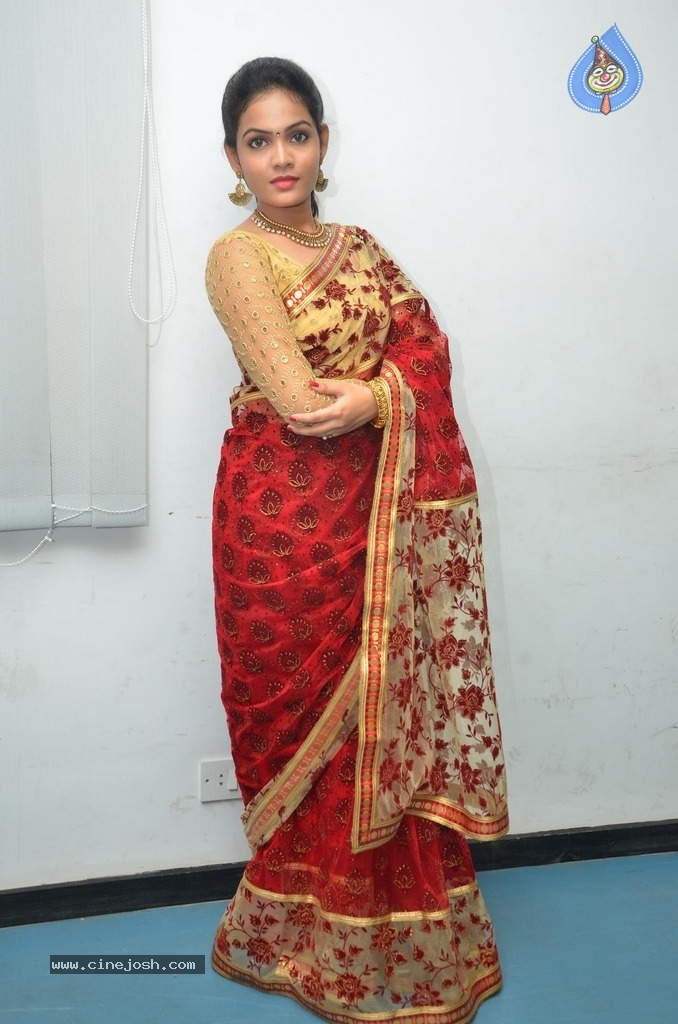 Actress Aara Latest Stills - 15 / 21 photos