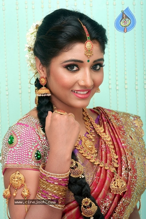 Actress Adhti New Stills - 18 / 19 photos