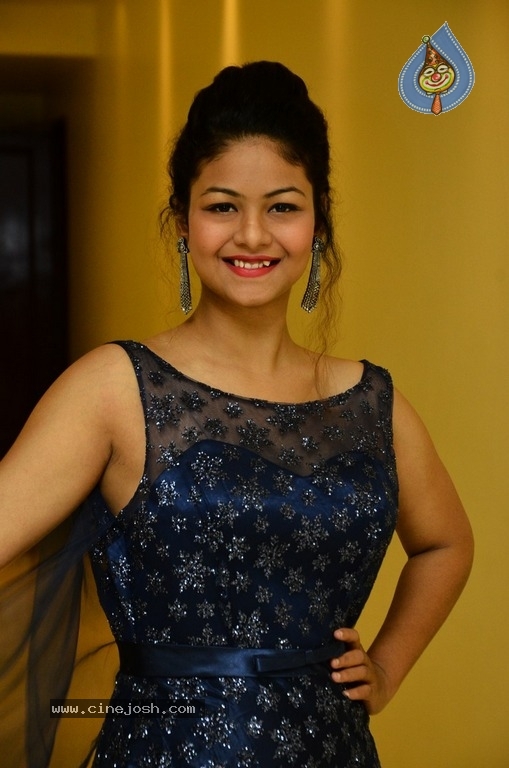 Actress Aditi Myakal New Stills - 7 / 15 photos