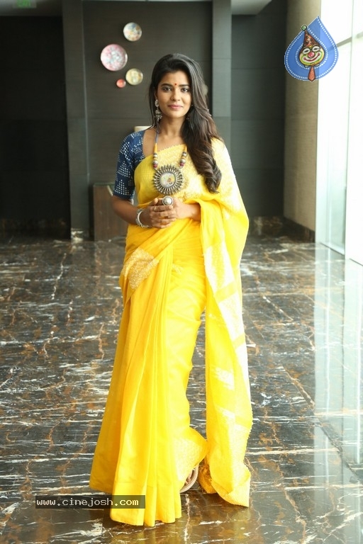 Actress Aishwarya Rajesh Stills - 2 / 14 photos