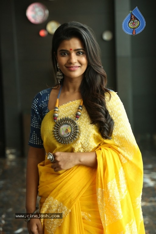 Actress Aishwarya Rajesh Stills - 11 / 14 photos