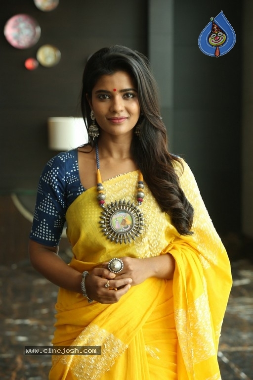 Actress Aishwarya Rajesh Stills - 12 / 14 photos