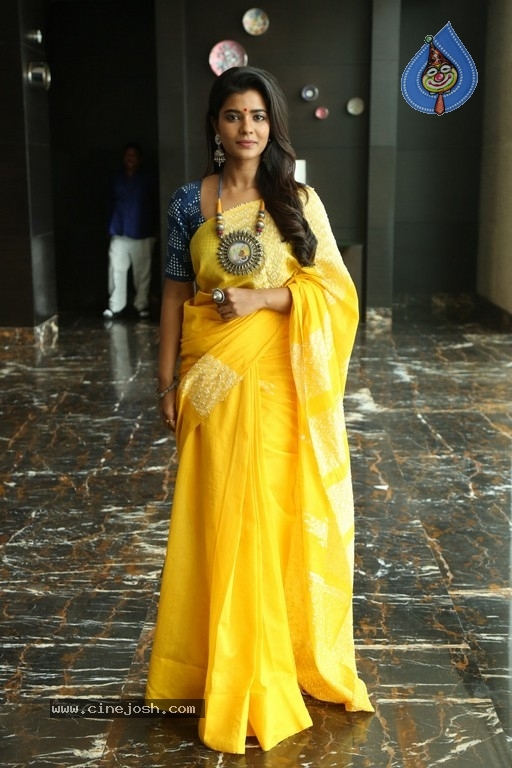 Actress Aishwarya Rajesh Stills - 13 / 14 photos