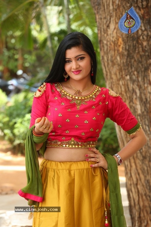 Actress Akshitha Pics - 20 / 21 photos