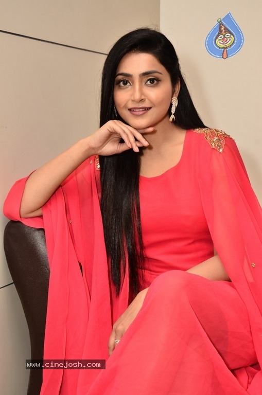 Actress Avantika Mishra Latest Stills - 13 / 21 photos