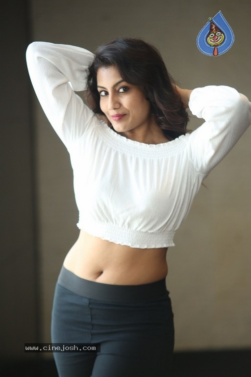 Actress Chandana Photos - 19 / 60 photos