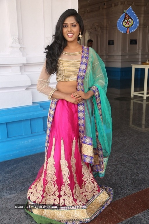 Actress Charishma Shreekar Photos - 14 / 21 photos