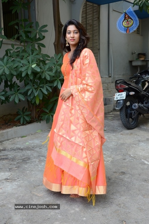 Actress Gouthami New Photos - 6 / 21 photos