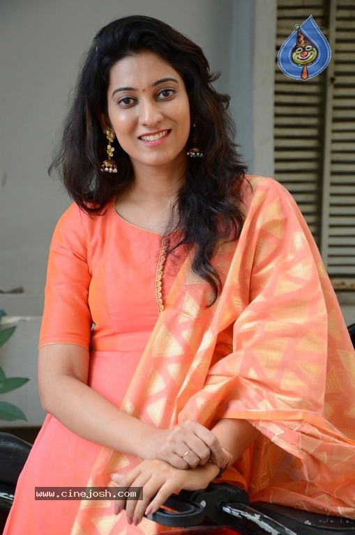 Actress Gouthami New Photos - 21 / 21 photos
