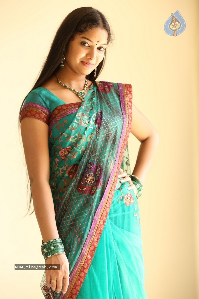 Actress Priyanka Stills - 20 / 39 photos