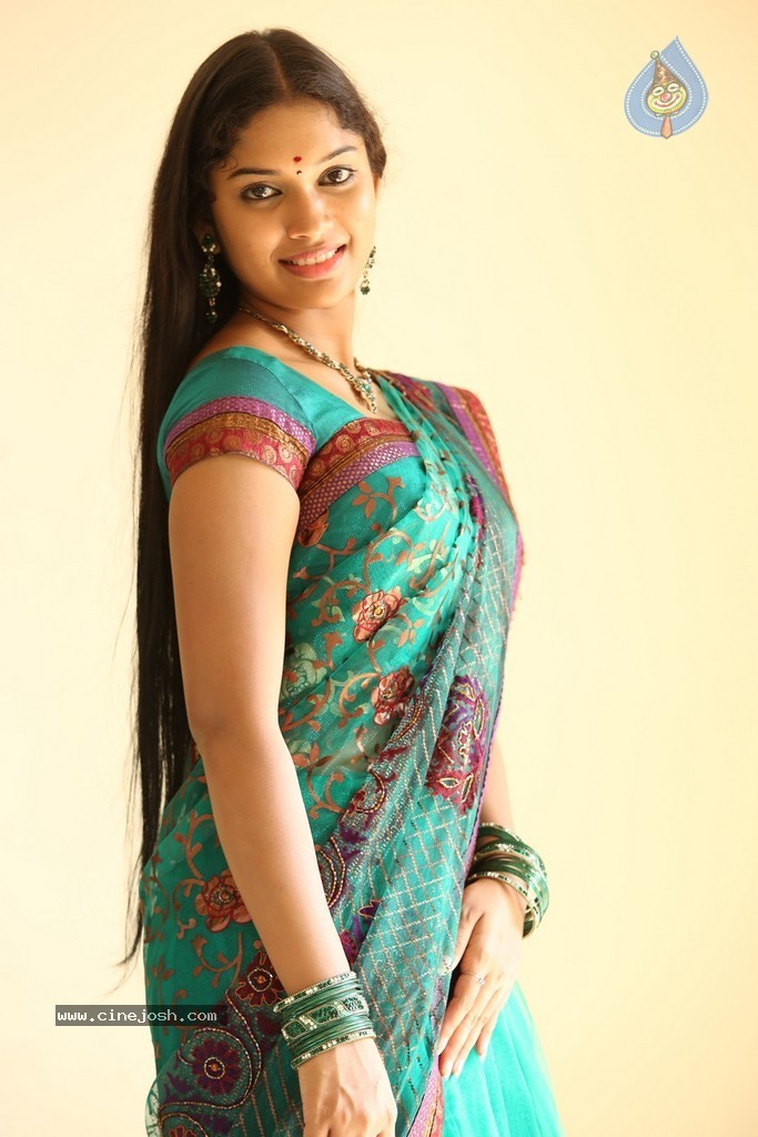 Actress Priyanka Stills - 21 / 39 photos