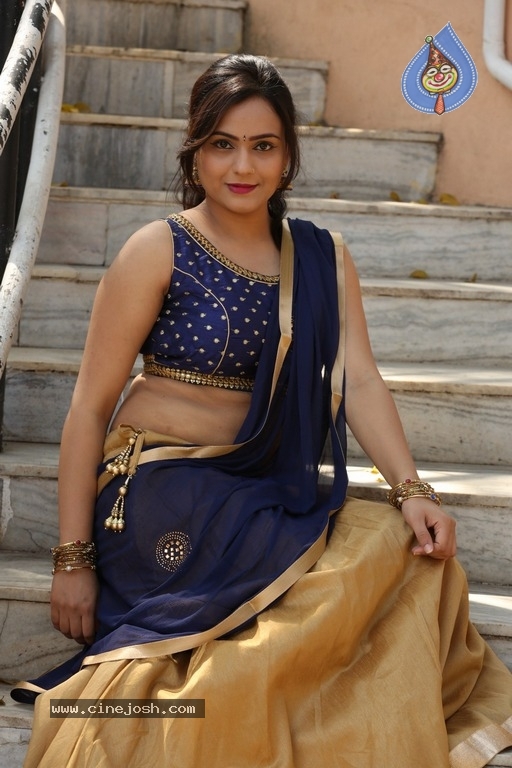 Actress Priyansha Dubey Stills - 13 / 31 photos