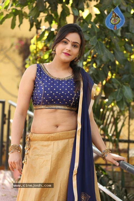 Actress Priyansha Dubey Stills - 19 / 31 photos