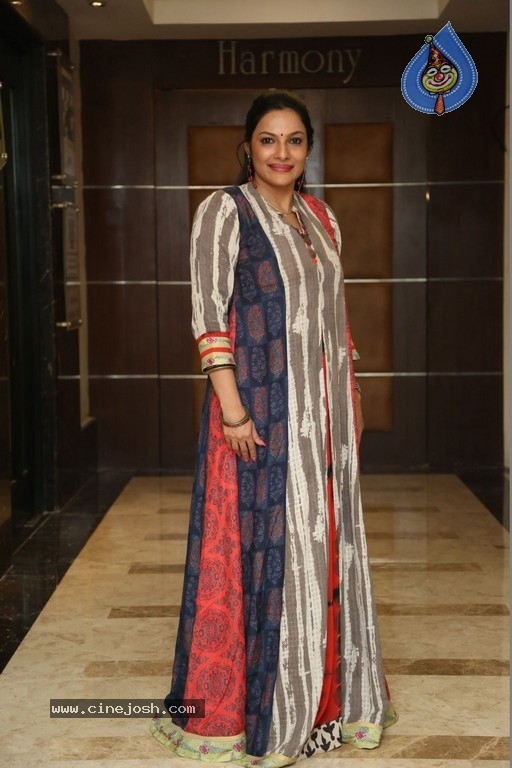 Actress Rethika Srinivas Photos - 9 / 16 photos