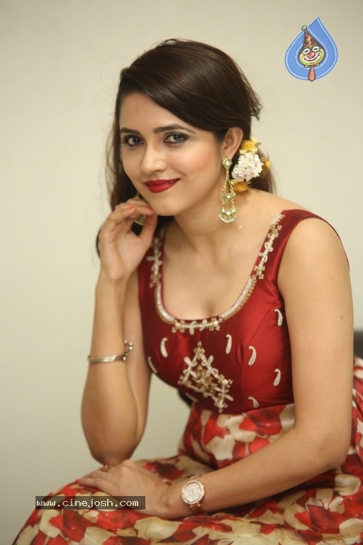Actress Sathvika Photos - 7 / 21 photos