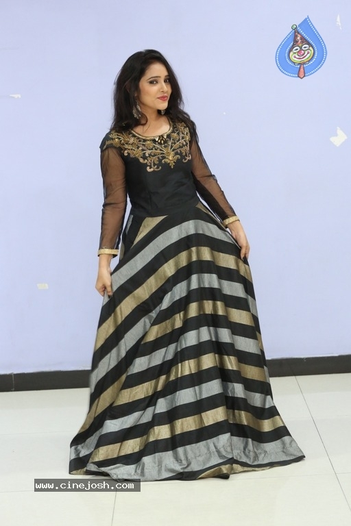 Actress Sri Priya Stills - 11 / 15 photos