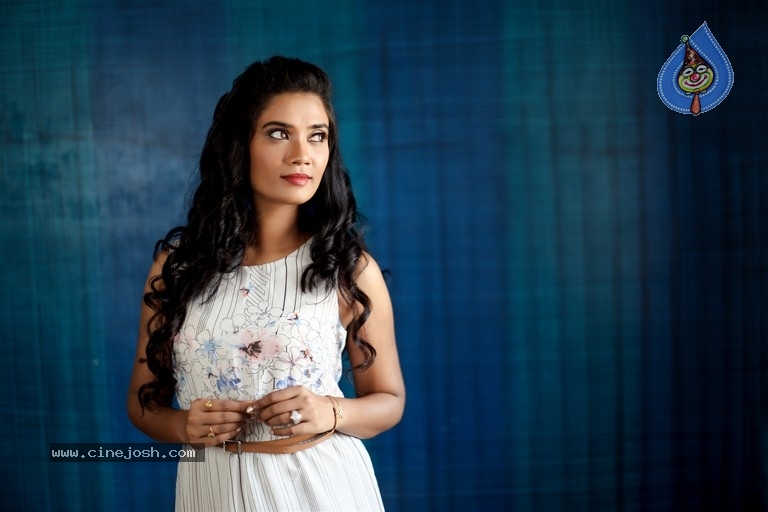 Actress SS Tanvi Photoshoot - 10 / 31 photos
