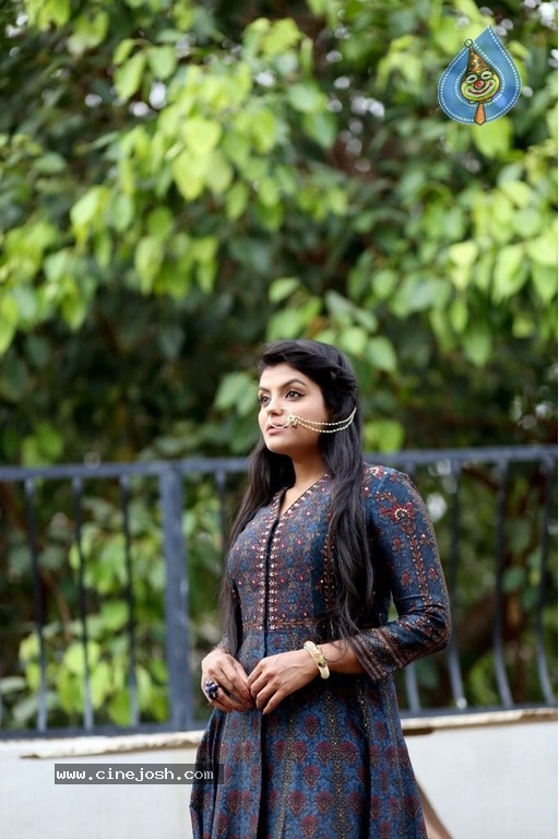 Actress Tejashree Jadhav Photoshoot - 12 / 28 photos