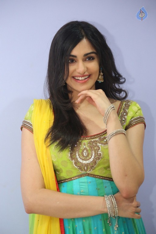 Adah Sharma Pics - 19 / 20 photos