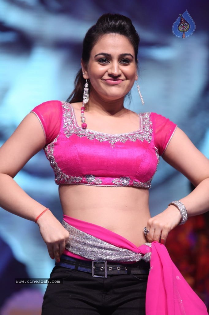 Aksha Hot Gallery - 3 / 53 photos