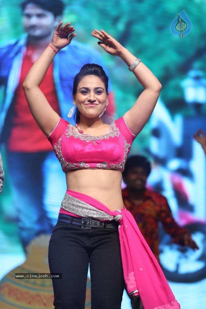 Aksha Hot Gallery - 15 / 53 photos