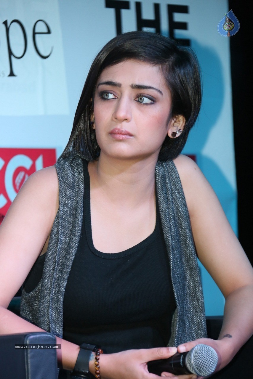 Akshara Haasan at Shamitabh PM - 3 / 60 photos