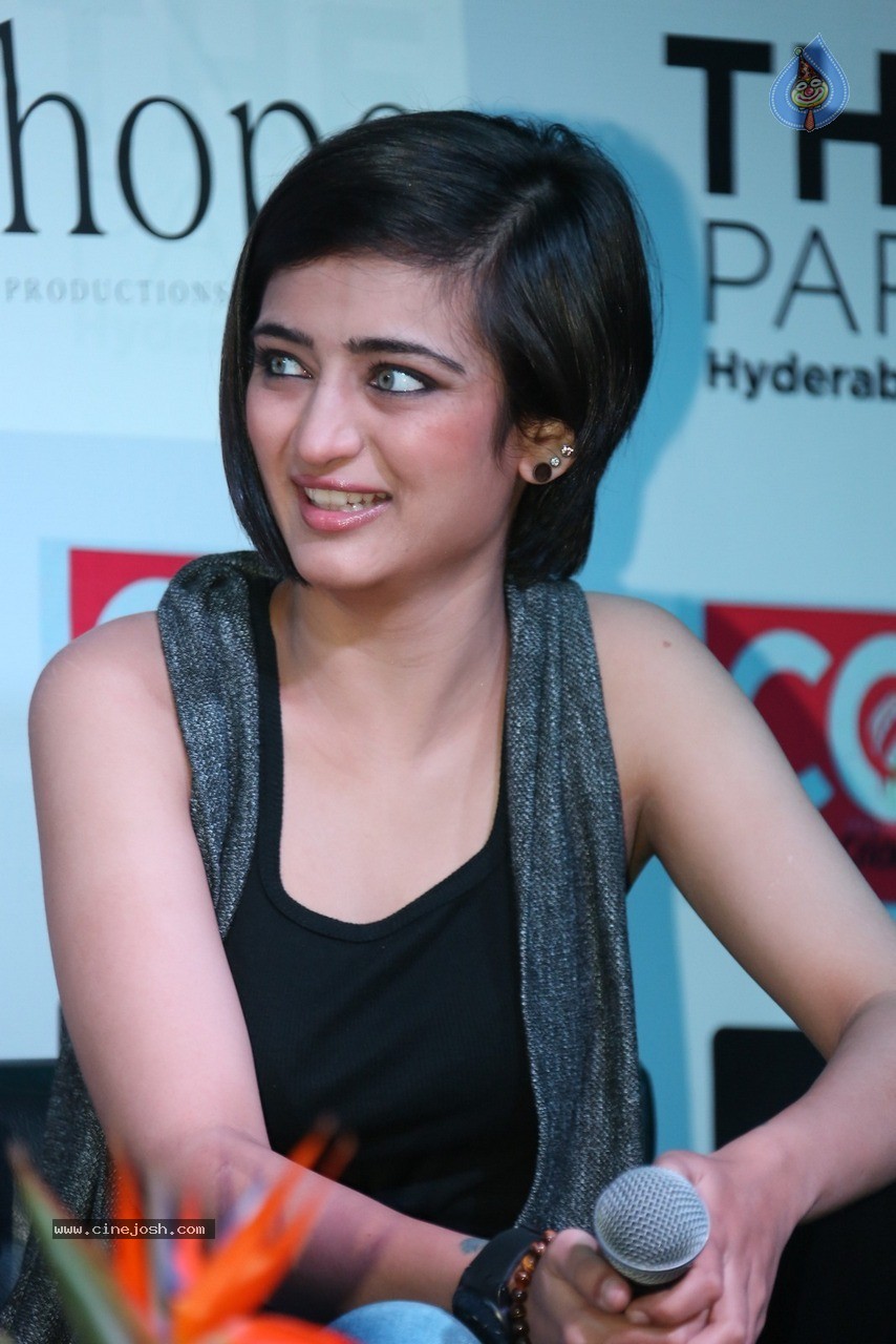 Akshara Haasan at Shamitabh PM - 18 / 60 photos