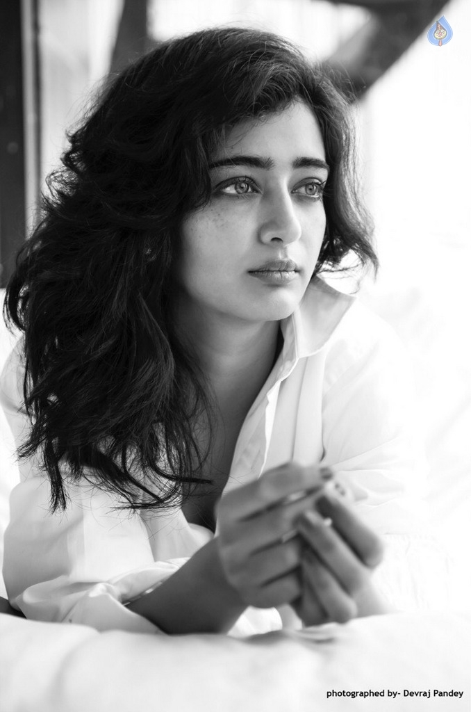 Akshara Haasan New Pics - 12 / 12 photos