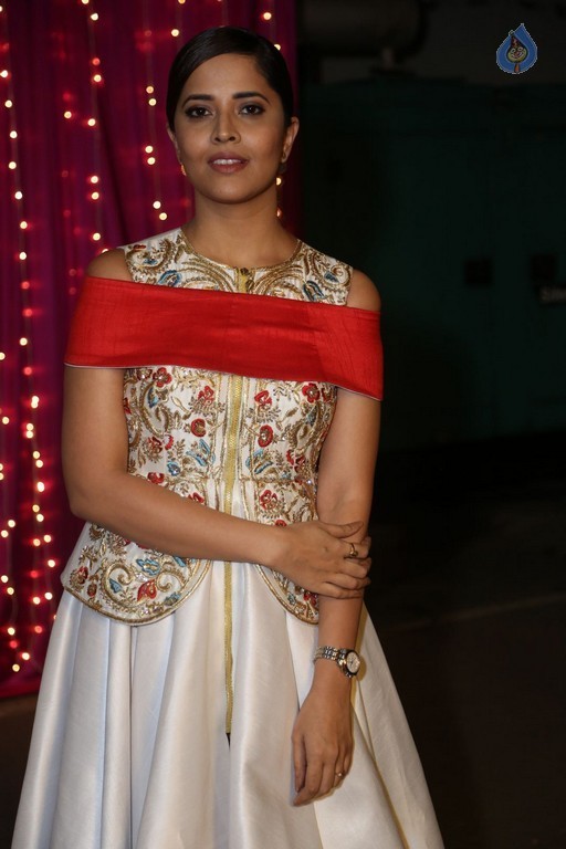 Anasuya at Zee Telugu Apsara Awards - 2 / 21 photos