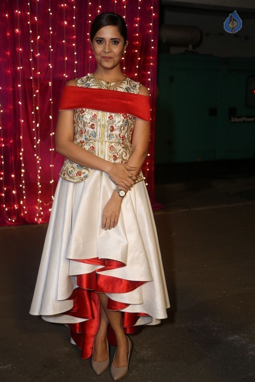 Anasuya at Zee Telugu Apsara Awards - 15 / 21 photos