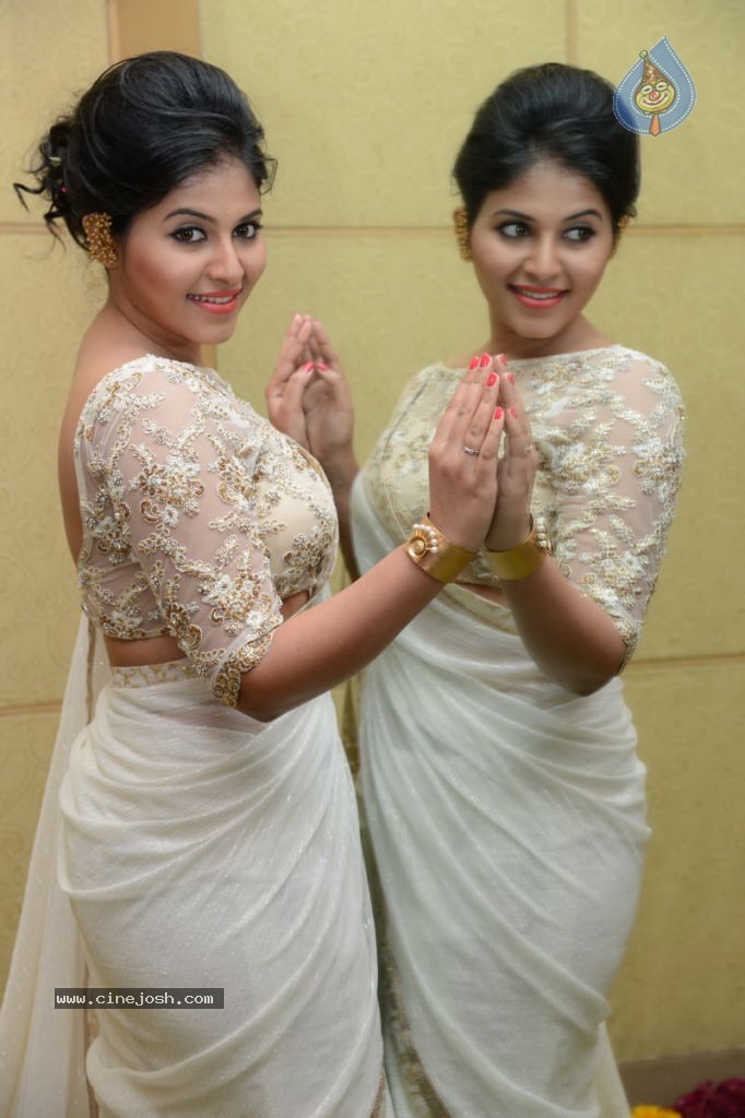 Anjali Latest Stills - 8 / 135 photos