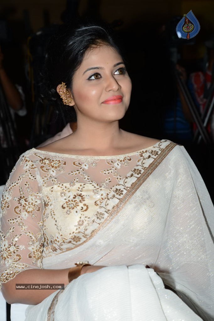 Anjali Latest Stills - 15 / 135 photos